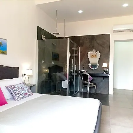 Oda ve Kahvaltı Symposion 4*