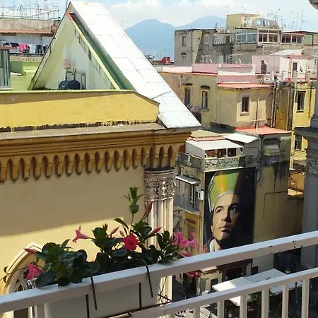 Couette-café Symposion Naples